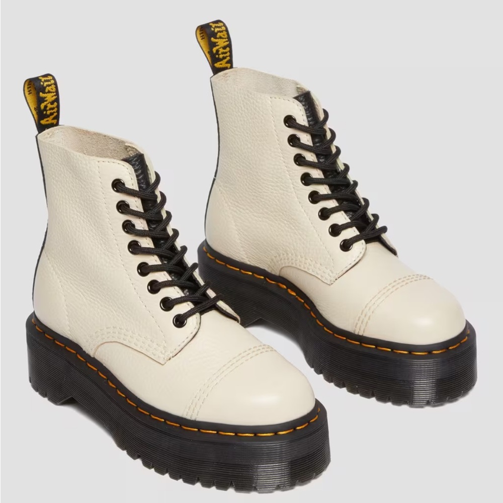 NWOB Dr. Martens SINCLAIR MILLED NAPPA LEATHER PLATFORM BOOTS women’s size 9